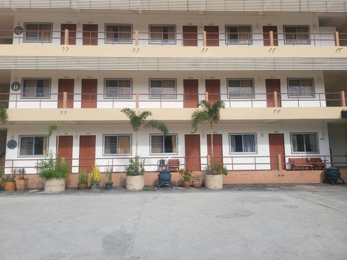Ekaluk Place Inn Pattaya Bagian luar foto