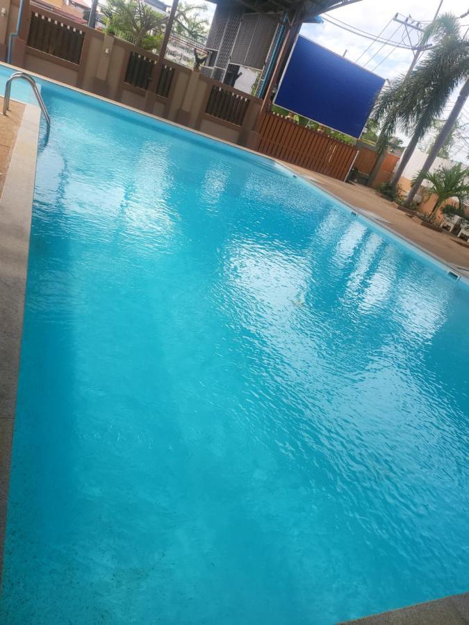 Ekaluk Place Inn Pattaya Bagian luar foto